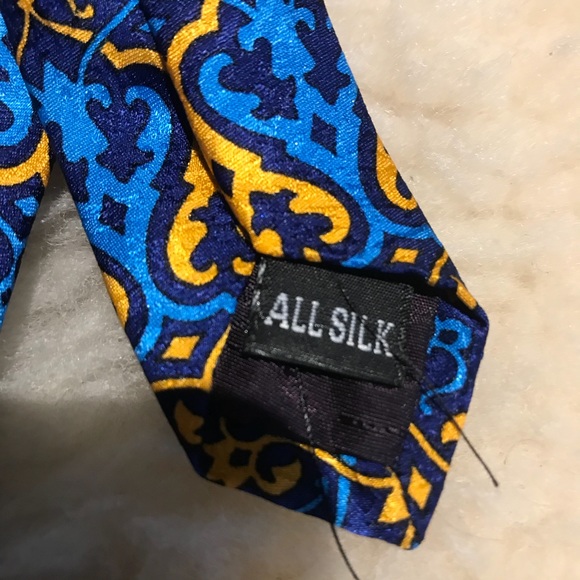 Tie - Picture 3 of 5